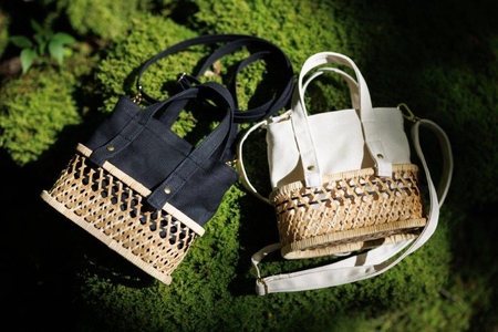 ふたえ籠サイズSホワイト(竹籠フレーム帆布バッグ)工芸品 伝統 バッグ かばん 帆布 かご 籠 かごバッグ 新潟県 阿賀野市 2X03081W