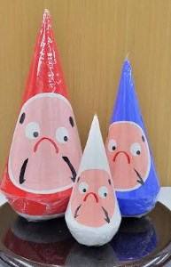 郷土伝統民芸品「三角だるま」赤青白３点セット（三号）手作り 置物 伝統 贈答 ギフト 新潟県 阿賀野市 1J02010