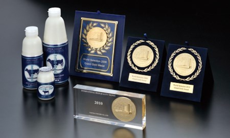 【10か月定期便】ヤスダヨーグルト 150g×12本×10回 小ボトル こだわり生乳 新鮮 濃厚 飲むヨーグルト のむよーぐると ヨーグルト 1B05061