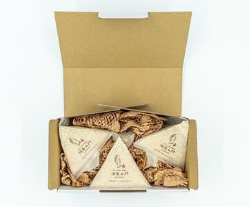 健康な笑顔 はねうまもち30gと 伝右ェ門コシヒカリ120g(150g のテトラ型袋×6)