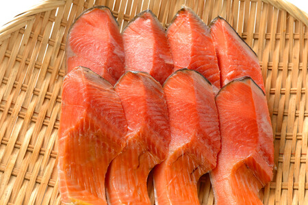 佐渡産ふっくら銀鮭(8切)