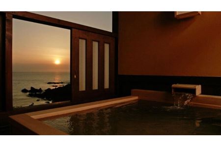佐渡リゾートホテル吾妻 日本海に沈む夕陽と檜の客室露天風呂を備えた特別室銀波2名様利用ご宿泊券