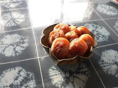 【先行予約】佐渡・松丘農園の「種なし干し柿」300g(Lサイズ8個入り×6パック)