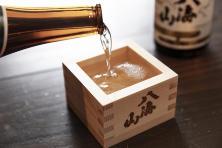 越後の名酒「八海山」 特別本醸造【四合瓶720ml】