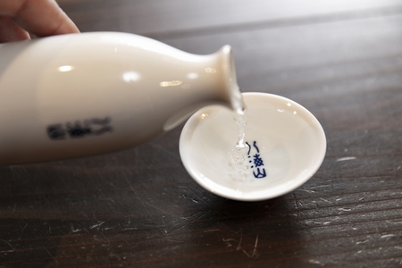 越後の名酒「八海山」純米大吟醸【四合瓶720ml】