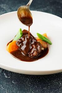 【別格雪温貯蔵にいがた和牛】ビーフシチュー　２００ｇｘ３食