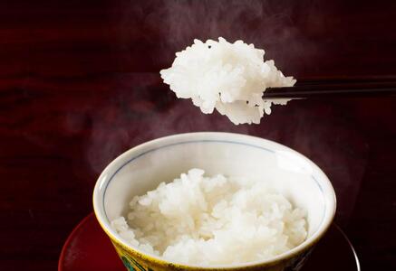 【のし付き】【令和5年産】南魚沼産コシヒカリ（無洗米5kg）新潟県 特A地区の美味しいお米。