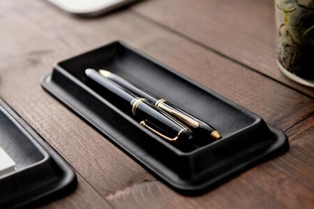 colmレザートレイMサイズ ブラック 立体成型で作った本革製トレー