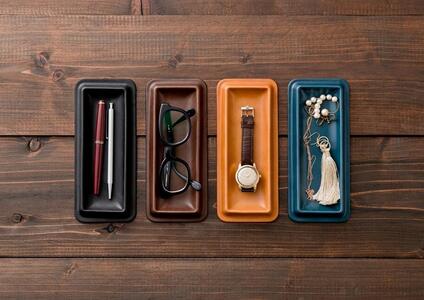 colmレザートレイMサイズ ブラック 立体成型で作った本革製トレー