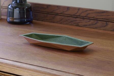 colm多角形レザートレイMサイズ　オリーブ　独自立体成型製法　