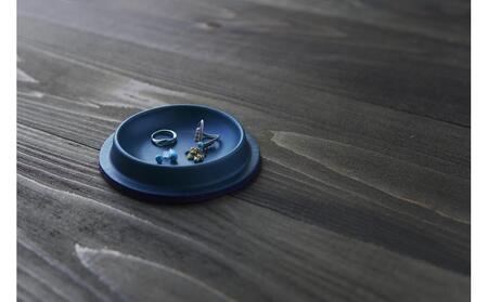 colmレザートレイ丸型Sサイズ　ブルー　立体成型で作った本革製トレー