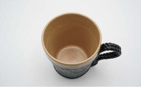 【高岡漆器】紐 マグカップ 白・黒  シンプル おしゃれ 手作り 伝統工芸品 富山県 高岡 FAD-1422