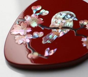 螺鈿細工 手鏡 桜に樫鳥(朱)