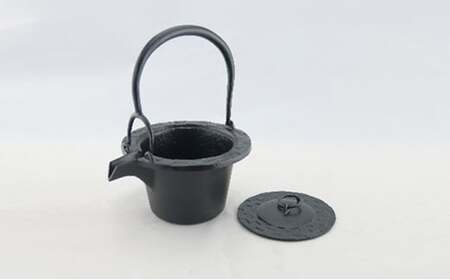 【高岡銅器】アルミ鋳物 燗鍋 市松黒色 民芸品 工芸品 伝統技術 装飾品 日用品 FAD-0696 【高岡銅器】アルミ鋳物 燗鍋 市松黒色 民芸品 工芸品 伝統技術 装飾品 日用品 FAD-0696