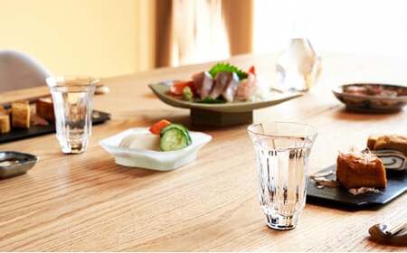 金杯（万華鏡）四宝（貝入）黒 酒器 工芸品 ガラス 高岡漆器 あわび貝 漆 螺鈿ガラス 持ちやすく シンプル 神秘的 輝き きれい おしゃれ  FAD-0994