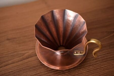 銅製　コーヒードリッパー（円錐型・リブ付き）（EE04）