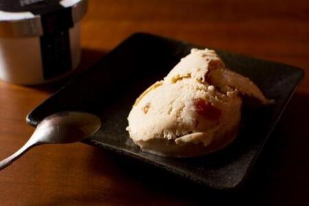 南砺市の郷土の味「干柿・あんぽ柿」とウイスキーのアイス＆里山のオーベルジュアイス（５種６個）