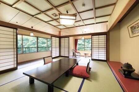 大牧温泉と庄川遊覧船で使える　施設利用券5,100円