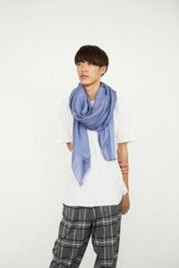 スノキ「しけ絹」を、富山の植物を使って染めあげたストール