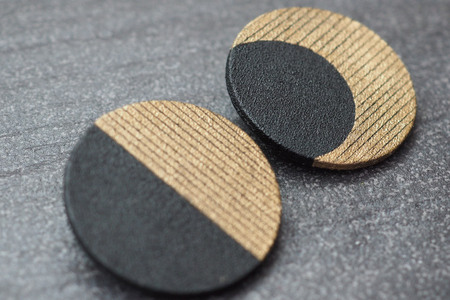 漆月ブローチ 半月 1個 [越久米作 富山県 朝日町 34310305]