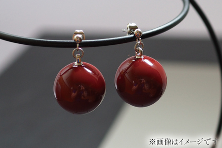 漆玉赤 イヤリング 1対 箱 ラッピング 付 [越久米作 富山県 朝日町 34310304]