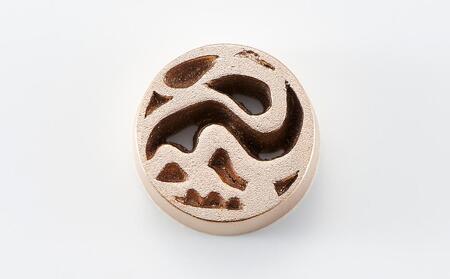 花をみずみずしく長持ち!針のない剣山 / the water