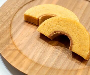 金沢 大和百貨店 選定 〈烏鶏庵〉烏骨鶏かすていら・バームクーヘンセット