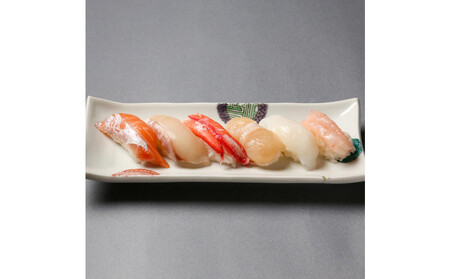 金沢まいもん寿司　6貫握りとだしいなり”あんやと”のセット