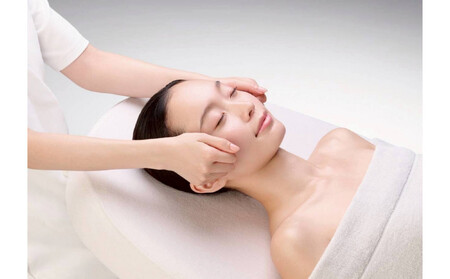 【深層筋肉に働きかける】極上フェイシャルエステ　選べるパック付（ハリor美白）（７０分）