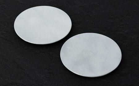 「ひんやり」をキープしてくれるアルミ鋳物の菓子皿（Flat Sセット）