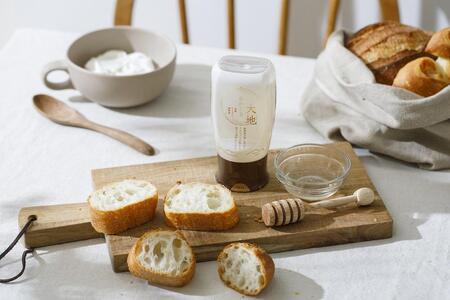 金澤やまぎし養蜂場の 大地のあかしあはちみつ300g ３本セット