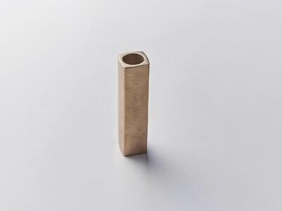 機能的な工業部品に 花のうつわ としての美しさを（Bush of copper / Square 35）