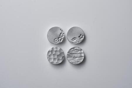 一つで何役も！モダンなアルミ鋳物のカトラリーレスト（Round Piece 4種セット）