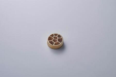 花をみずみずしく長持ち!銅合金製 針のない剣山と金属釉 水盤のセット(Voronoi Sサイズ)