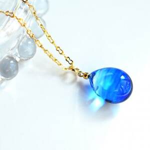 【Soukore】ガラスアクセサリー・ブルー・ネックレス(ゴールド)【1626341】