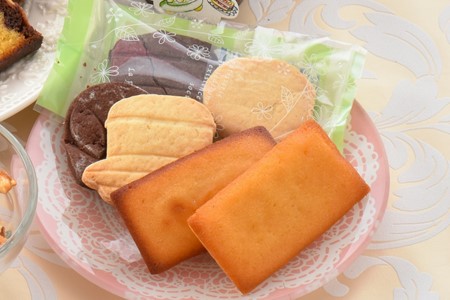 [K016] 地元の食材を使ったお菓子の詰合せ