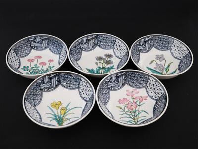 九谷焼　4.5号小鉢揃　草花絵変り （5枚セット）a01 食器 キッチン雑貨 キッチンアイテム 雑貨 小物 お皿 小皿 食卓 テーブルコーディネート 
