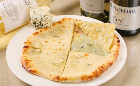 炭火タンドール窯で焼き上げたアーススペシャル5ナンセット