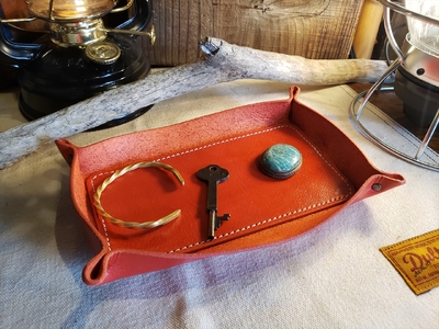 レザートレイ (レッド) 本革 牛革 本革 牛革 小物入れ 手縫い 雑貨 おしゃれ オリジナル レザー職人 フウネレザーファクトリー [BFAJ114]