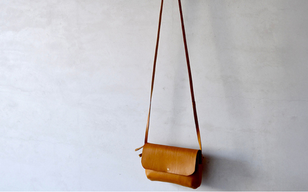 お散歩ポーチ 【マスタード】 本革 イタリアンレザー  / ショルダーバッグ 軽量 牛革 スマホポケット付き 小浜市 / topiv[BFAI020]