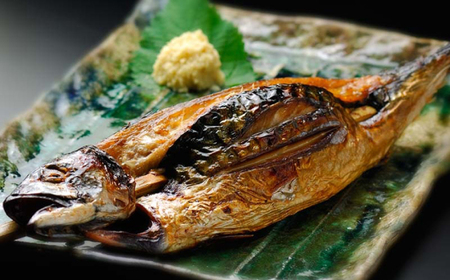 ノルウェー産 冷凍 浜焼き鯖 4本 / サバ 鯖 さば 小浜市 / 小浜海産物 【配送不可地域：北海道・沖縄・離島】[BFAA133]