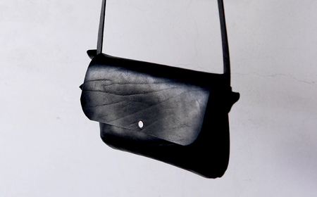 お散歩ポーチ（ブラック） topiv アクセサリーポーチ / 本革 牛革小浜市 / topiv [BFAI012]