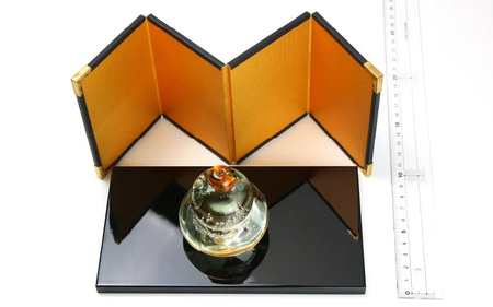 ガラスの鏡餅 小 透明 ＜コンパクトで便利！贈り物にも！＞ ／ かがみもち お正月 飾り 置物 新年 迎春 職人 手作り ハンドメイド ガラス細工 ガラス製品 インテリア 受注制作 [aw030-a001]