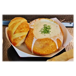 全てを国産素材で作った北の究極グルメ！オホーツクホタテと玉ねぎのホワイトクラムチャウダー【162-0004】