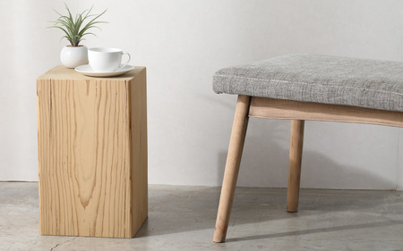 【削り出しの京若狭杉が癒す】杉のサイドテーブル「芯持ち」仕様【角丸】 ナチュラル 家具