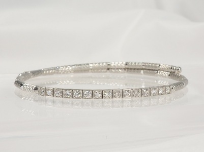 Pt950 0.50ct ダイヤモンド形状記憶バングルP3116