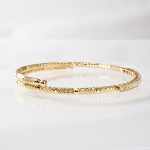 K18YG 0.50ct ダイヤモンド形状記憶バングルP3116