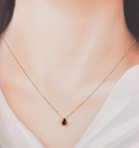 K10YGガーネットしずくペンダント【KPE-2334】