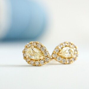 甲府市発 K18YG ダイヤモンド ピアス 0.4ct ペアシェイプ [PS-0641-2YG]