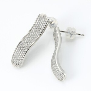 Deliciae パヴェ ピアス エレガントウェーブ(波) 天然ダイヤモンド【0.64ct】 PT950kf カード鑑別書付 KFPE24-1